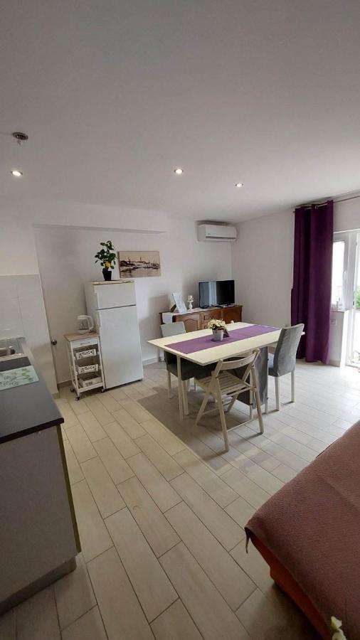 Apartman Avsec Крк Экстерьер фото
